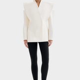 Скулптурно сако с акцентирано рамене