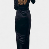 Вилма Дълга Рокля от Златен Бархет с V-Изрез